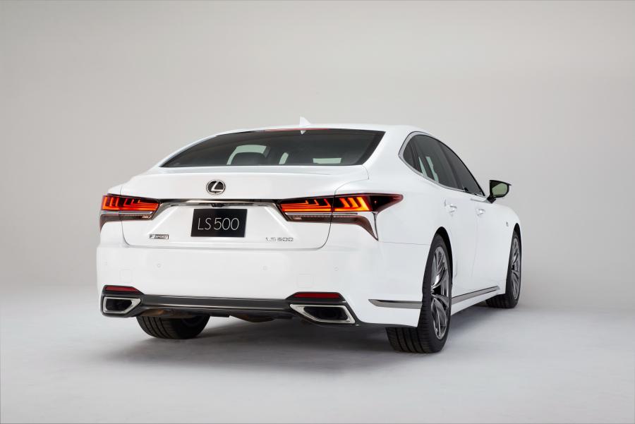  Lexus LS500 F-Sport 2017 года  (NA) (фото 8 из 66)